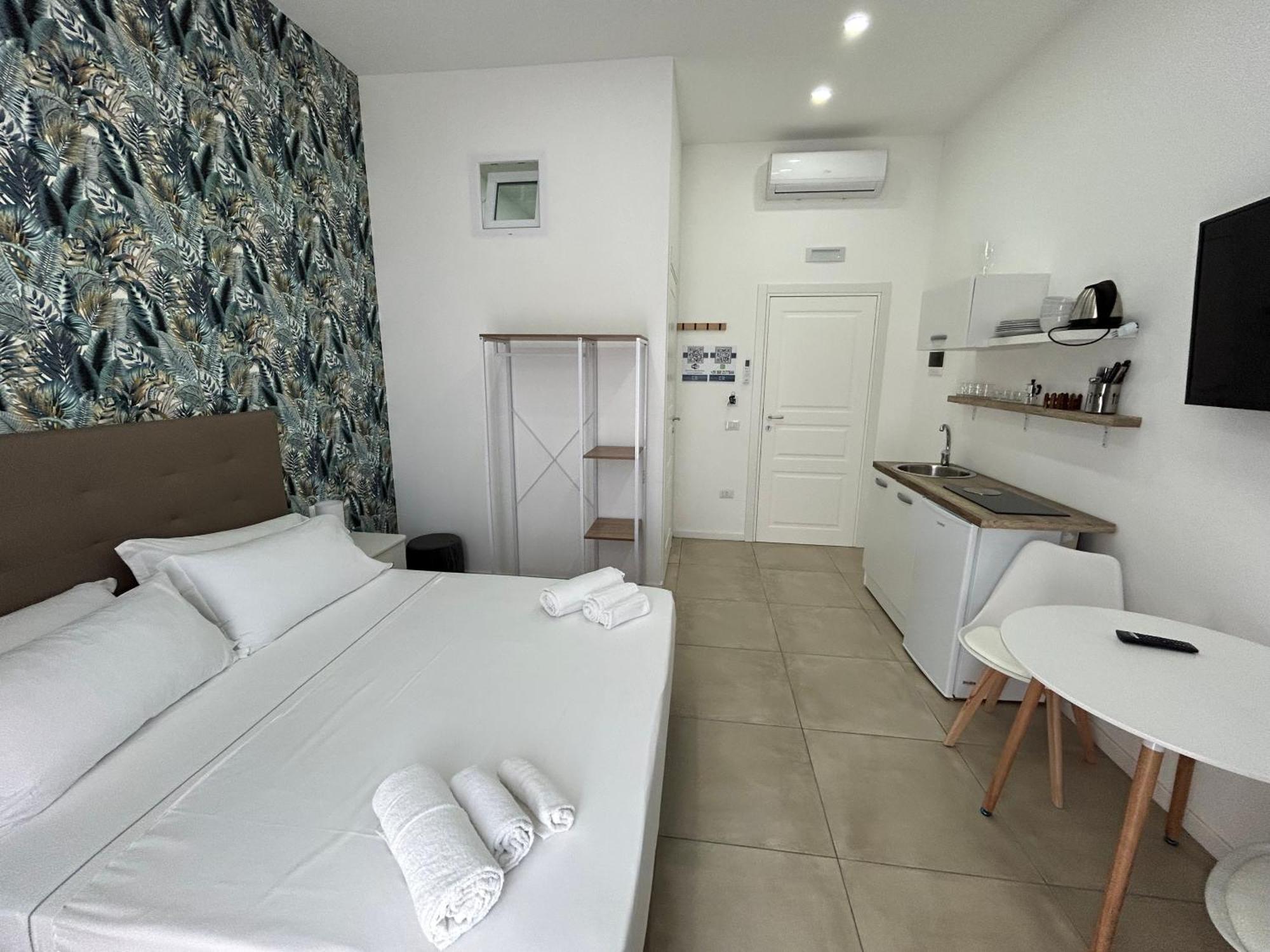 Enjoy Rooms Napoli Esterno foto