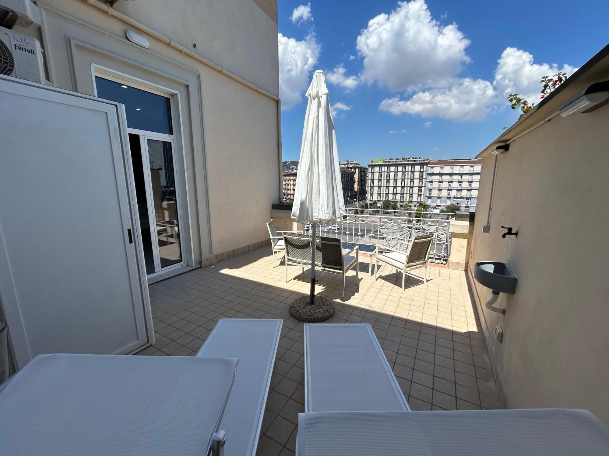 Enjoy Rooms Napoli Esterno foto